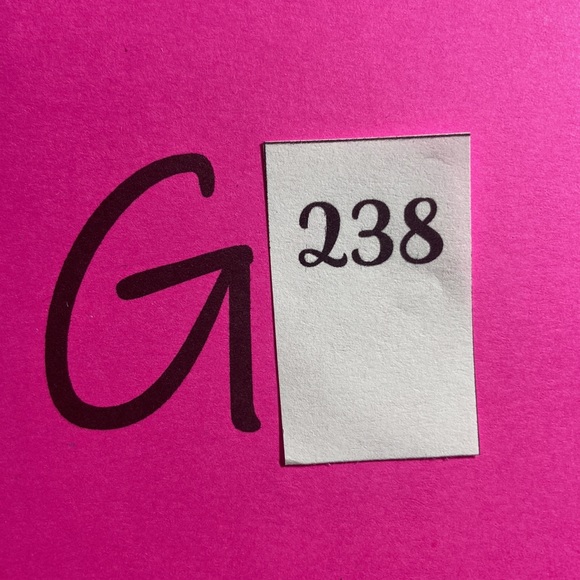 Old Navy Creamy Yellow twill Shorts. Size 8. Button Detail on Waist. Like New. - Picture 7 of 7